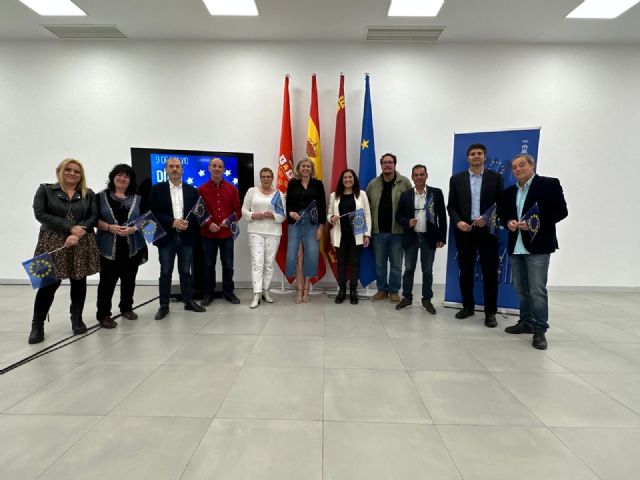 Murcia celebra el Día de Europa con música en directo, grafitis y la presencia de embajadores junior de ESO y Bachillerato