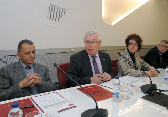 El director de la RAE habla mañana en la Universidad de Murcia