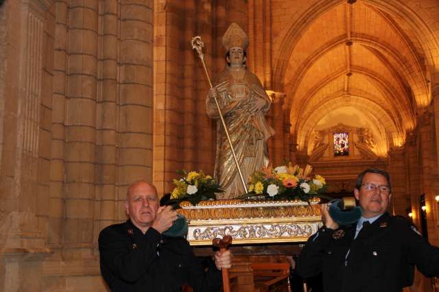 El Sr. Obispo preside la Misa en honor a San Patricio en la Catedral