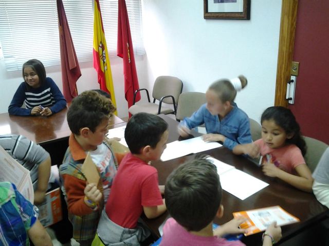 Los alumnos del colegio de San Pío X elaboran su propio libro de cuentos