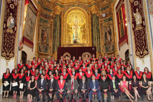 Los graduados en Derecho de la UCAM reciben sus diplomas