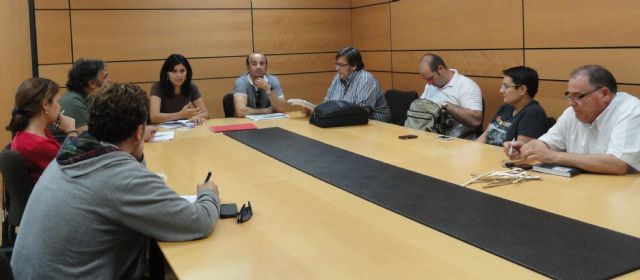 El Grupo Socialista mantiene una reunión de trabajo con asociaciones de vecinos para impulsar la oferta de ocio en las pedanías