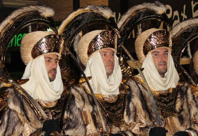 El consejero de Turismo participa en el Gran Desfile de Moros y Cristianos de Murcia