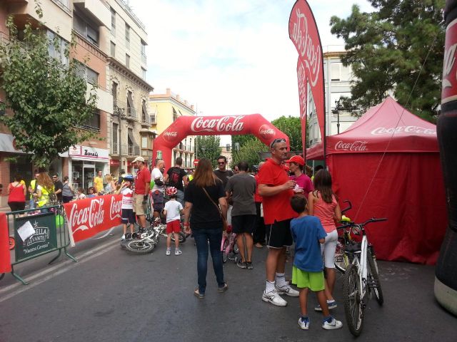 Los ciudadanos 'toman' El Carmen en la II Ciclovida de Murcia