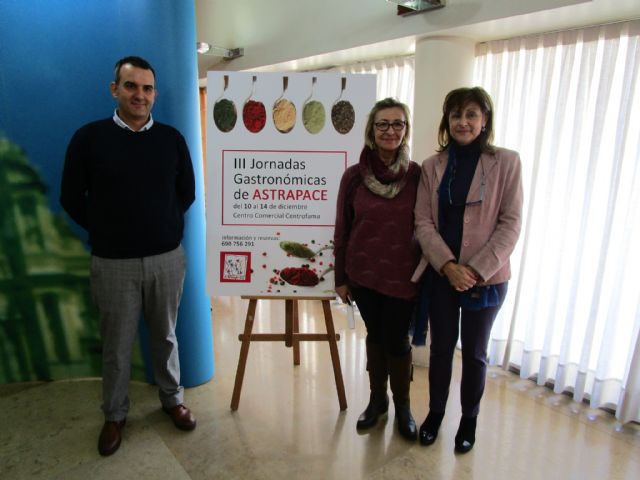 Astrapace une solidaridad y gastronomía  en el Centro Comercial Centrofama