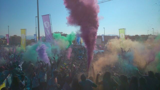 8.000 runners dieron color a la HOLI RUN Murcia Carnival Edition