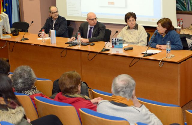 La Universidad de Murcia edita un libro sobre la Historia Contemporánea de la Región