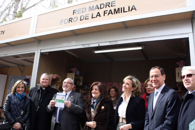 Cámara destaca el trabajo de los voluntarios en una sociedad solidaria como la murciana