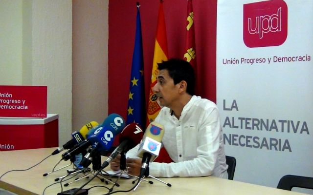 UPyD Murcia propone una batería de medidas 'para atajar el problema de la contaminación por el tráfico'