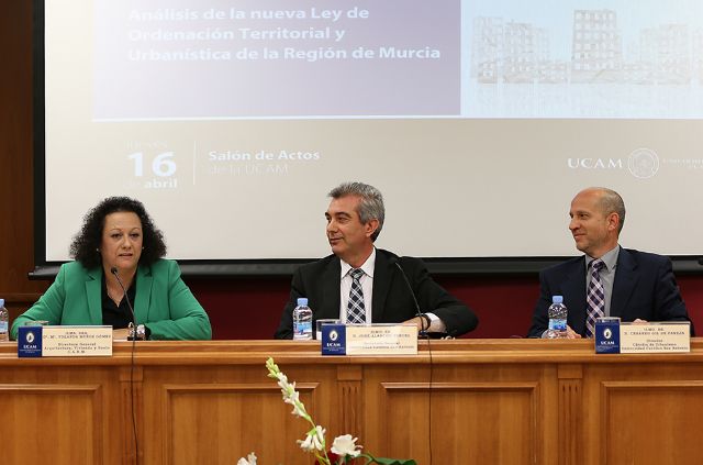 'La nueva Ley intenta combinar perfectamente el procedimiento urbanístico con el procedimiento ambiental'