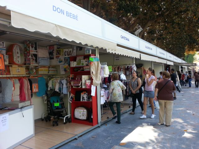 Comienza la feria 'En primavera, descuentos de primavera' de los comerciantes de El Carmen