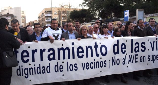 Serna (UPyD) tacha la adjudicación de la llegada en superficie del AVE a El Carmen como 'electoralista y un engaño'