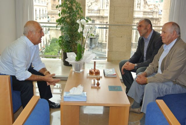 Fomento y la Junta de Hacendados estudian diversas acciones para mejorar las infraestructuras de la huerta