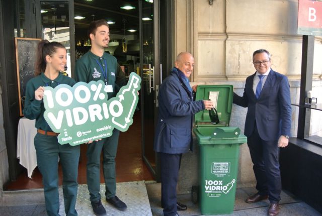 El próximo lunes comienza el nuevo servicio de recogida de vidrio puerta a puerta para bares y restaurantes