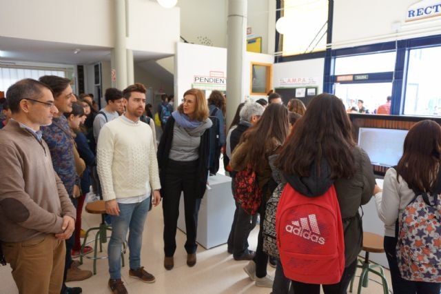 El instituto de Cabezo de Torres se convierte en un espacio de creación contemporánea y exposición con el proyecto ´Intraescolar´