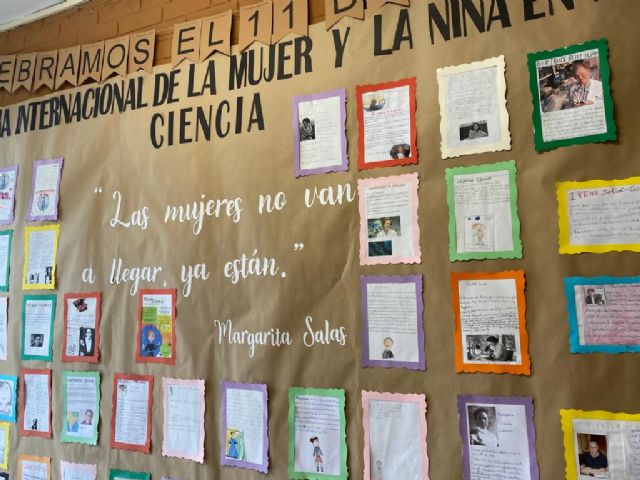 Alumnos y alumnas del CEIP Federico de Arce profundizan en la vida de 40 mujeres científicas