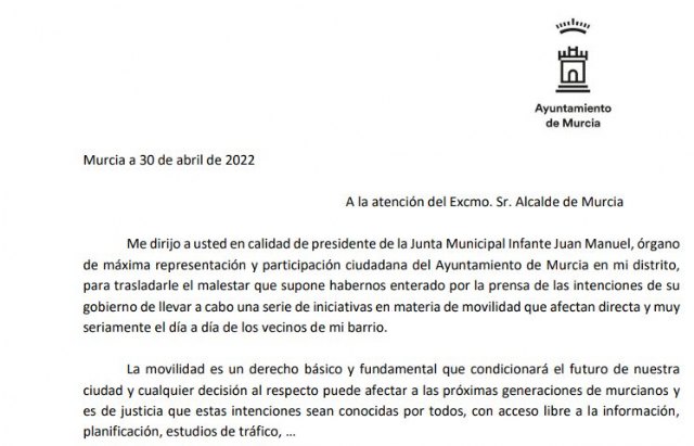 Los representantes de las juntas de distrito trasladan sus quejas al alcalde socialista por ignorar a los vecinos en la caótica reordenación de la movilidad