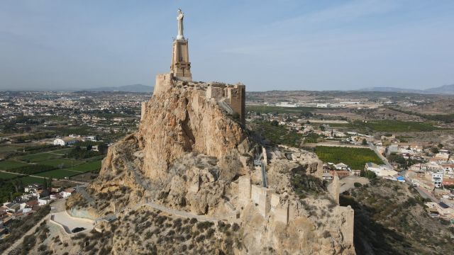 Huermur alerta del riesgo de colapso del castillo de Monteagudo