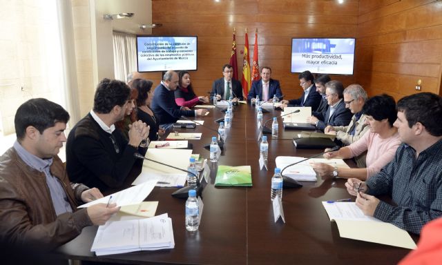 El Ayuntamiento ofrecerá 50.000 horas más de atención al ciudadano al año con la entrada en vigor del nuevo convenio