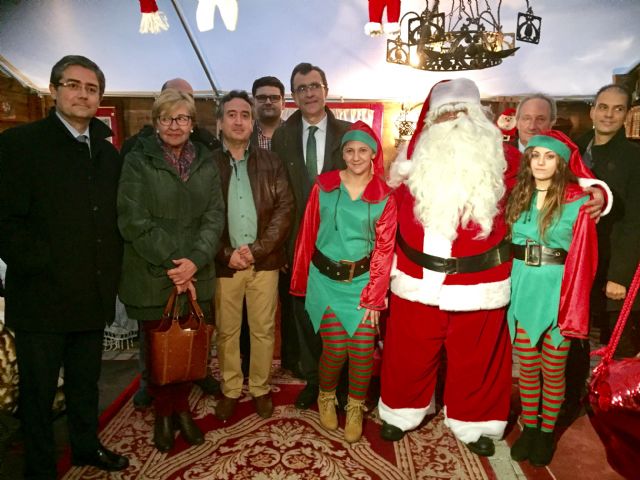 Patinaje sobre hielo, descenso en trineo, un bosque suspendido y la Casa de Papá Noel en el Cuartel de Artillería, de la mano de los comerciantes de El Carmen