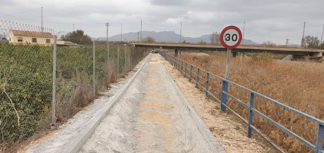 Comienzan las obras de reparación del carril bici entre la Avenida de Alquerías y la carretera regional MU-303