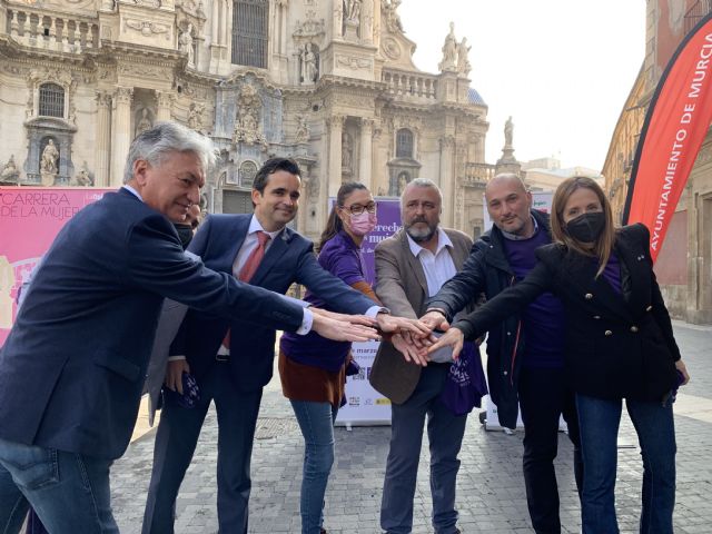 Murcia celebra este domingo una nueva edición de la Carrera de la Mujer