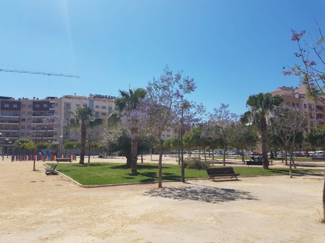 Los clubes Real Murcia, UCAM Murcia y El Pozo tendrán un jardín en Santiago y Zaraíche gracias a la iniciativa de Ciudadanos