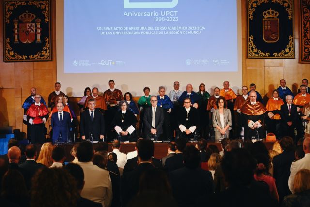 El rector expresa en el Acto Oficial de Apertura del Curso el pesar de la UMU por las víctimas del incendio y la solidaridad con sus familiares y amigos