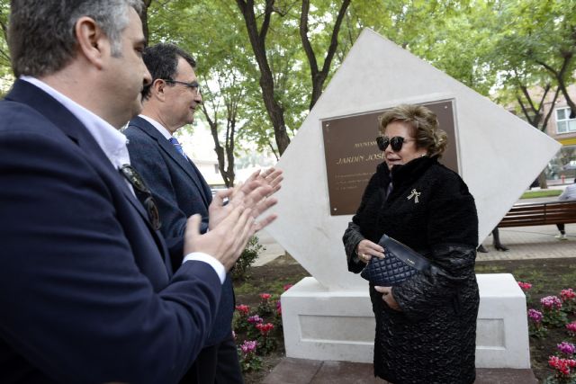 Puente Tocinos dedica un jardín y una plaza a la figura de José Pardo Cano y a la peña La Crilla