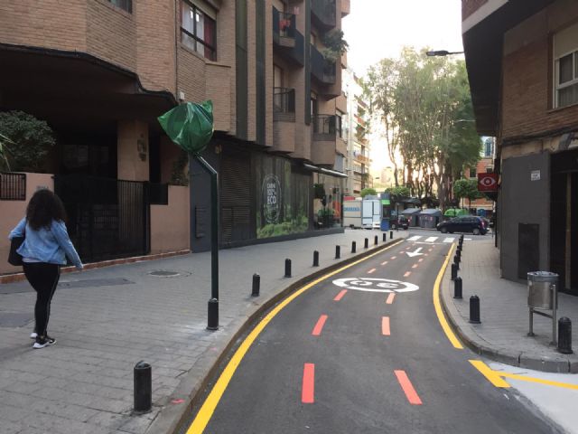 La calle Enrique Villar cambia de sentido y sólo se permite desde hoy su acceso a residentes y vehículos de reparto