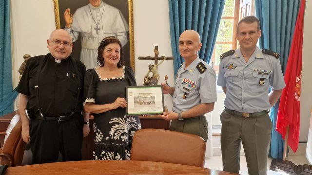 El Ejército de Tierra tradicionaliza la procesión del Cristo de los Estudiantes de la UCAM