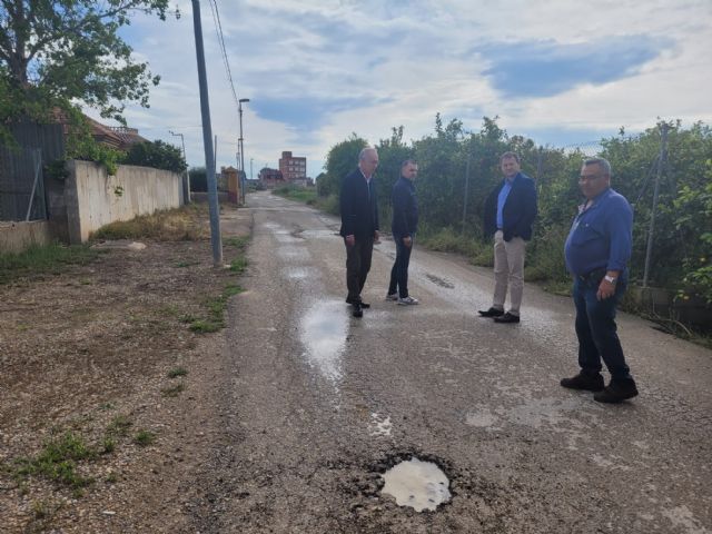 Solo en la pedanía de Monteagudo la coalición de izquierdas deja sin tapar medio centenar de baches