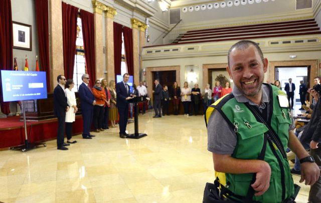 Murcia presenta su cupón del Premio Reina Letizia de Accesibilidad 2018 con la Catedral como imagen central