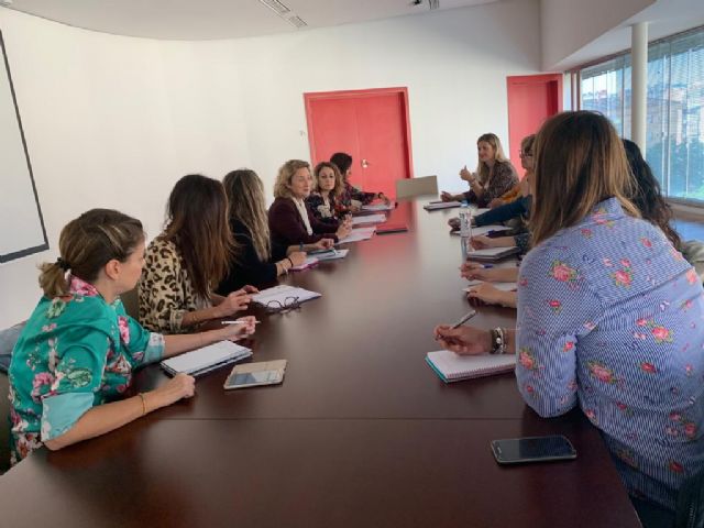 Los colectivos de la discapacidad participan junto a la Concejalía en los preparativos del Día Internacional de las Personas con Discapacidad