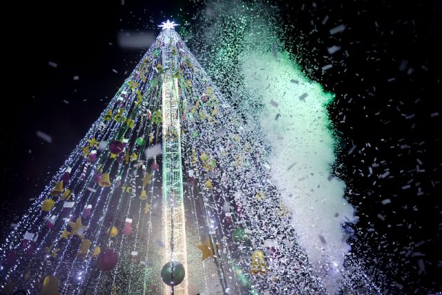 El árbol de la Plaza Circular, lugar de encuentro para vivir una Navidad llena de actividades y sorpresas para toda la familia