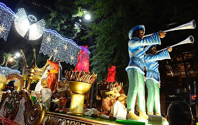 70.000 personas disfrutan de la Cabalgata de los Reyes Magos en Murcia