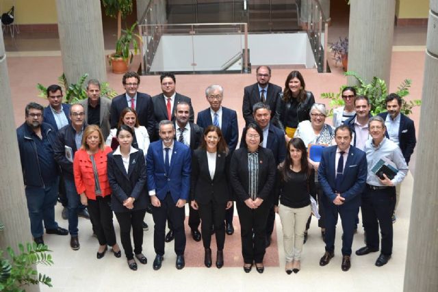 La Universidad de Murcia recibe la visita de una delegación de Shanghai Jiao Tong University de China