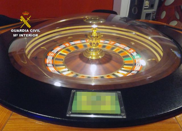 La Guardia Civil desmantela un grupo criminal dedicado a estafas continuadas en un salón recreativo