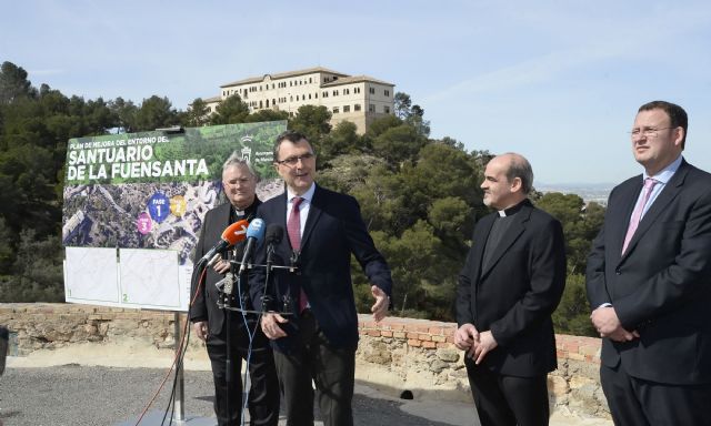 El entorno de la Fuensanta, listo para la bajada de La Morenica de este jueves