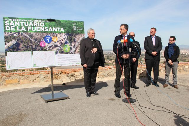 El entorno del Santuario de la Fuensanta, preparado para la bajada de ‘La Morenica’