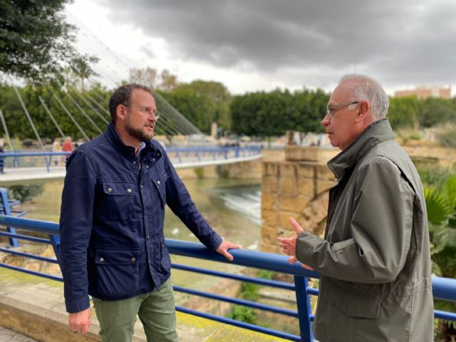 Los murcianos exigen sacar del actual estado de abandono el entorno de Murcia Río y retomar el proyecto