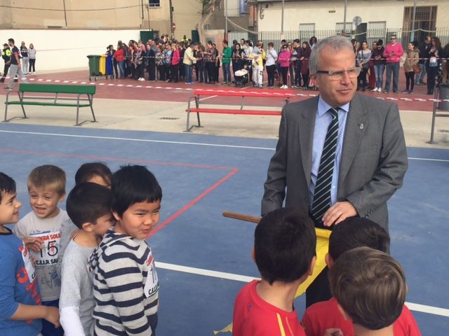 400 alumnos y más de 40 profesores del Colegio San Félix conmemoran el Día del Deporte con la I Carrera Solidaria