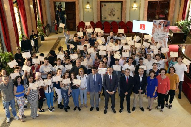 Un centenar de jóvenes se lanzan a su primera incursión en el mercado laboral gracias al Programa de Cualificación Profesional