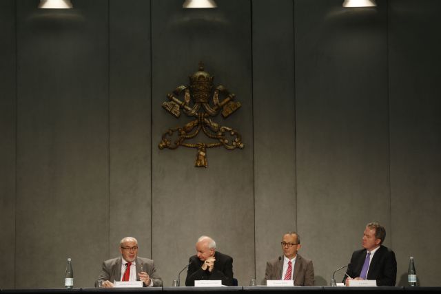 La UCAM presenta en el Vaticano el Observatorio Mundial de la Familia