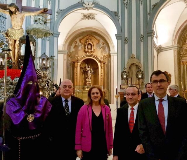 San Juan de Dios recuerda el 75 aniversario de la Cofradía del Cristo del Refugio de Murcia con una exposición