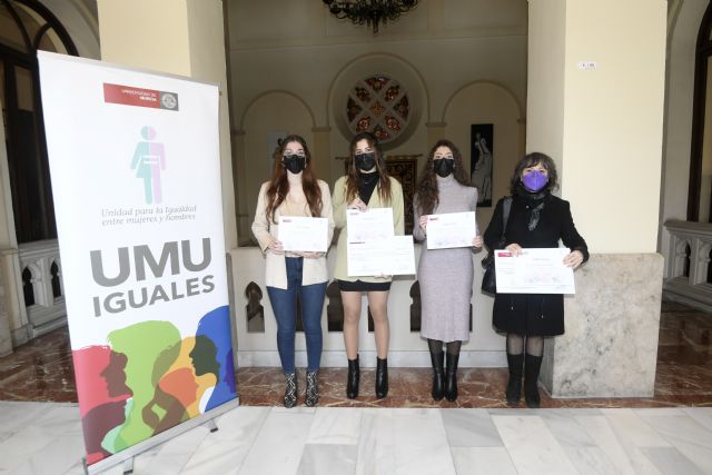 La Universidad de Murcia conmemora el 8M con las mujeres ucranianas en el pensamiento