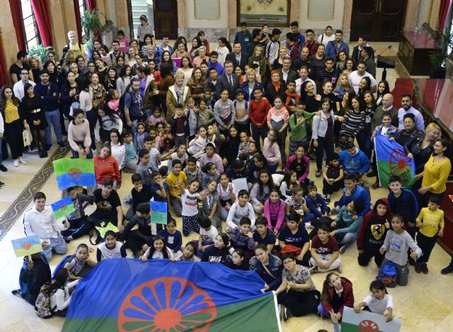 El Pueblo Gitano celebra su Día Internacional y reivindica su participación en la esfera pública