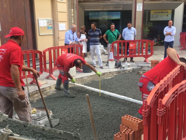 Fomento pone en marcha la 'operación adoquín' en el entorno de la Catedral