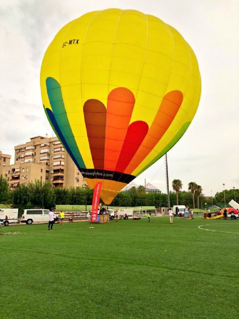 Ahora Murcia tacha de imprudente el vuelo de globos aerostáticos de ballesta en plena alerta amarilla