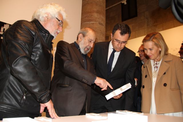 Inaugurada la exposición en homenaje a Álvaro Siza en el Palacio Almudí de Murcia